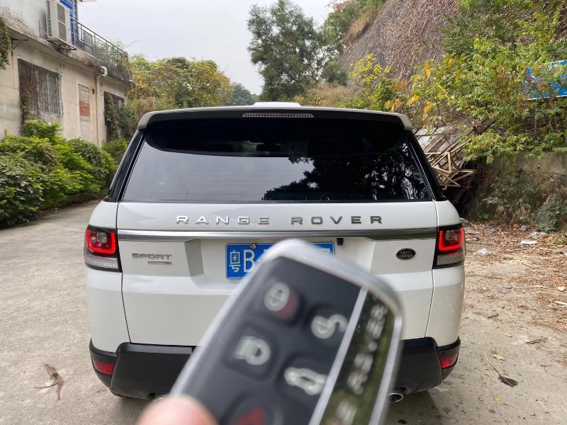 中山16年路虎揽胜运动7