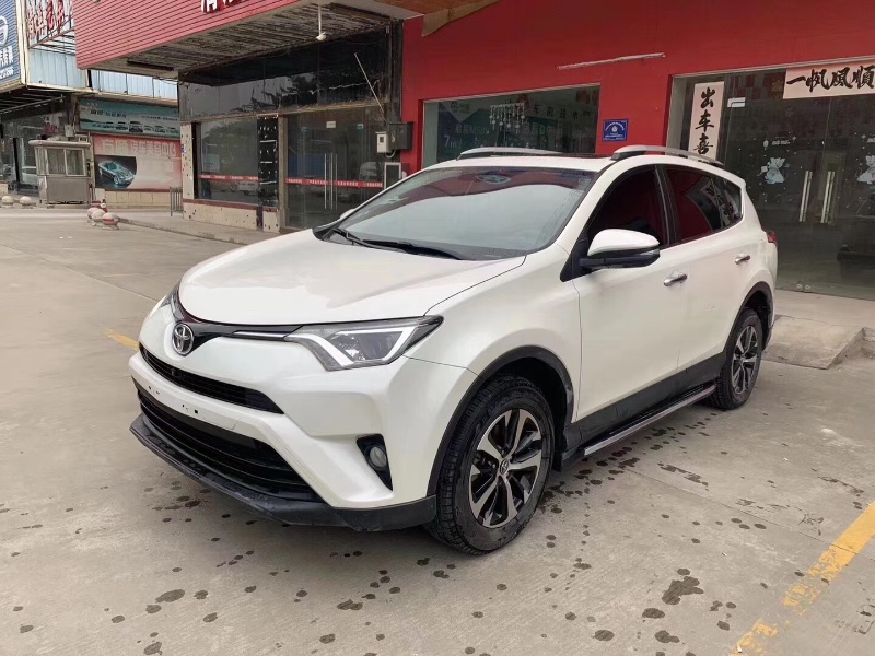 广州18年丰田RAV4荣放2