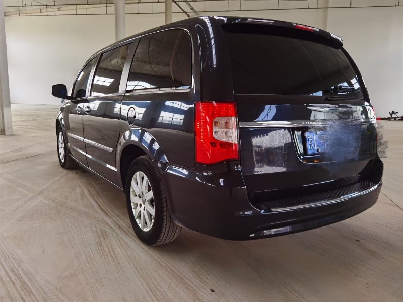 保定16年克莱斯勒大捷龙7