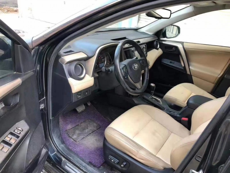 青岛14年丰田RAV4荣放2