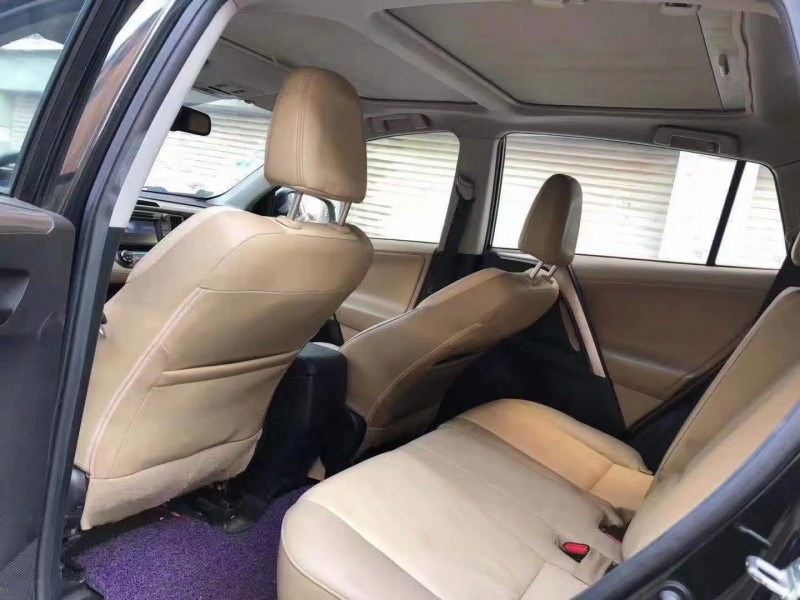 青岛14年丰田RAV4荣放1
