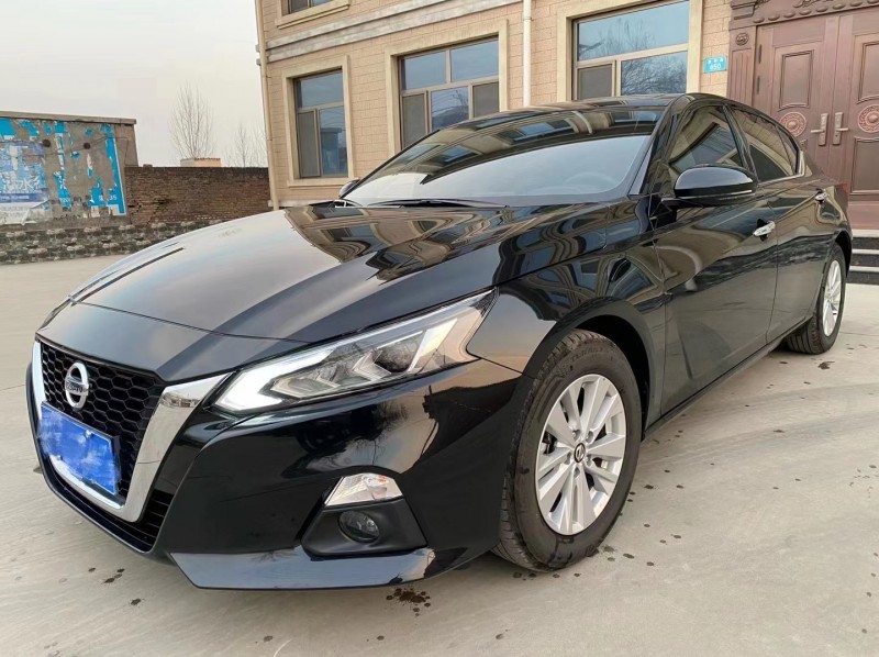 保定20年日产天籁2