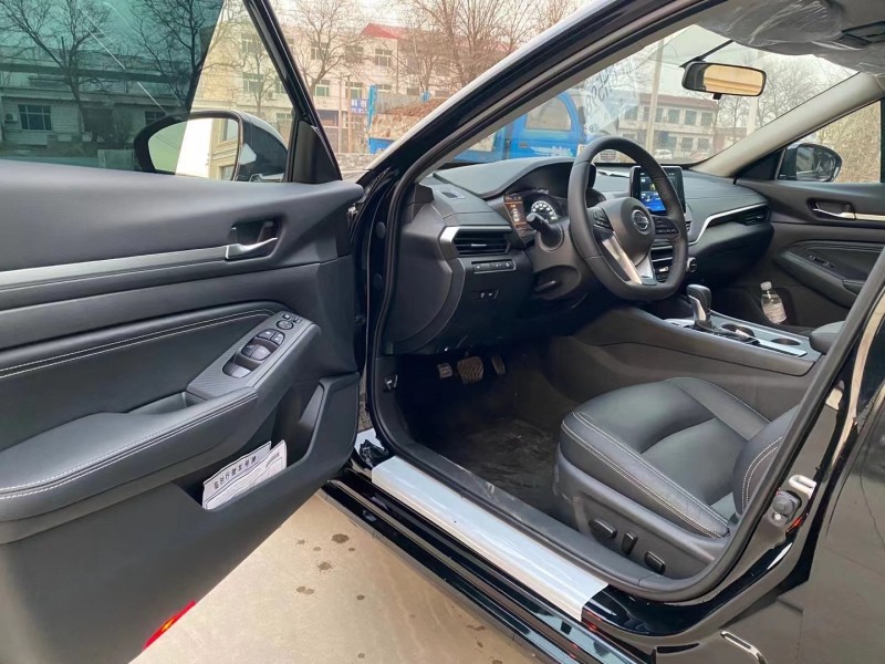 保定20年日产天籁4