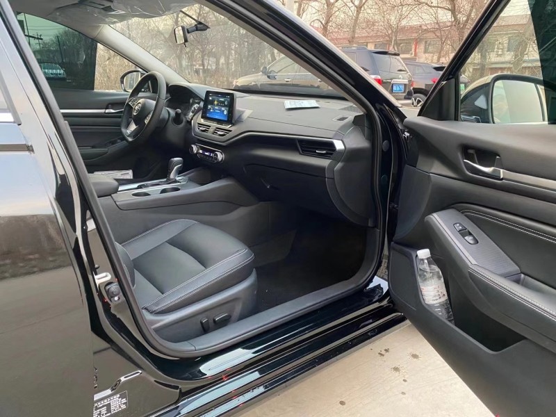 保定20年日产天籁7