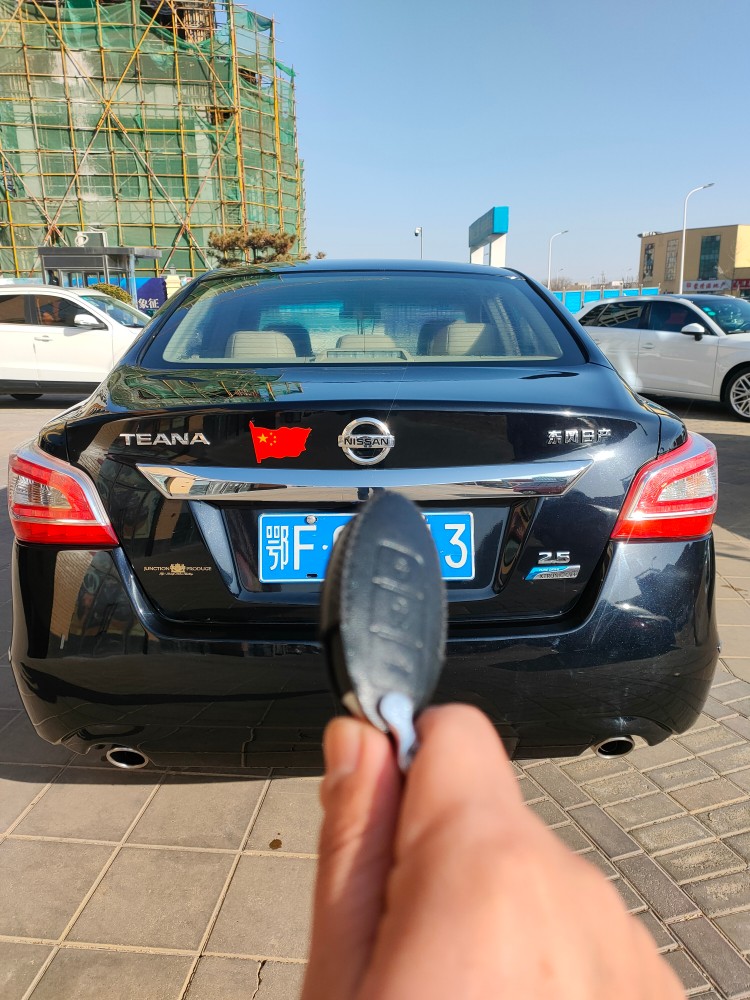 天津13年日產天籟5