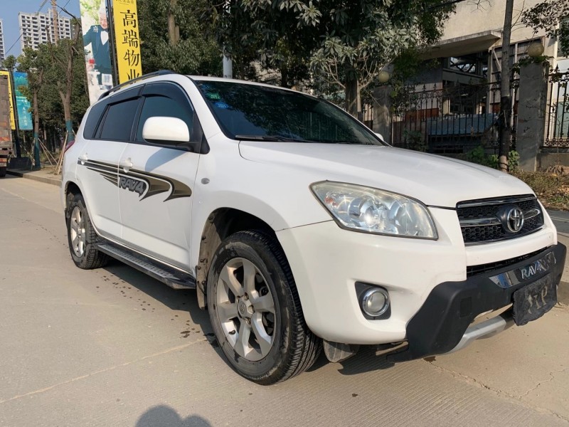 岳陽10年豐田RAV42