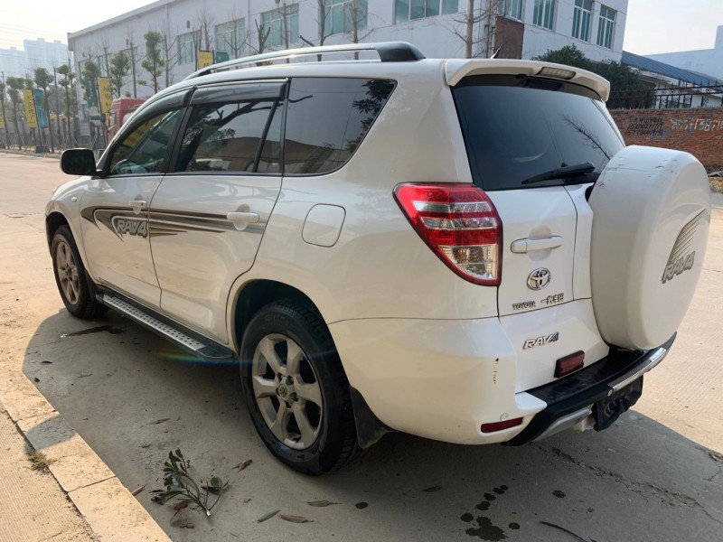 岳陽10年豐田RAV47