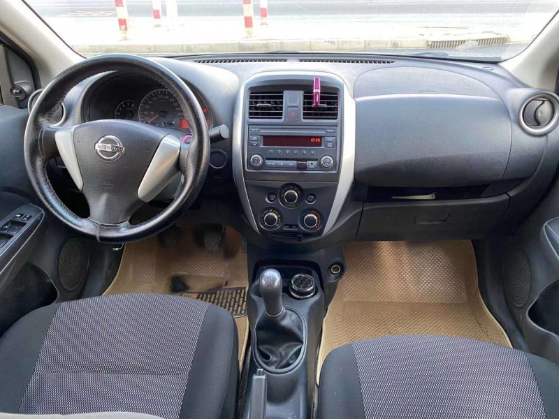 保定15年日产阳光5