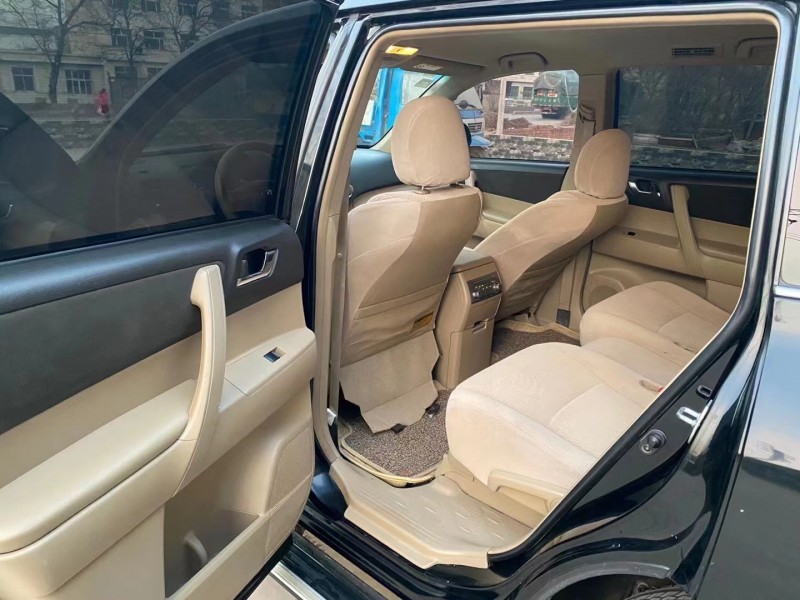 保定14年丰田汉兰达3