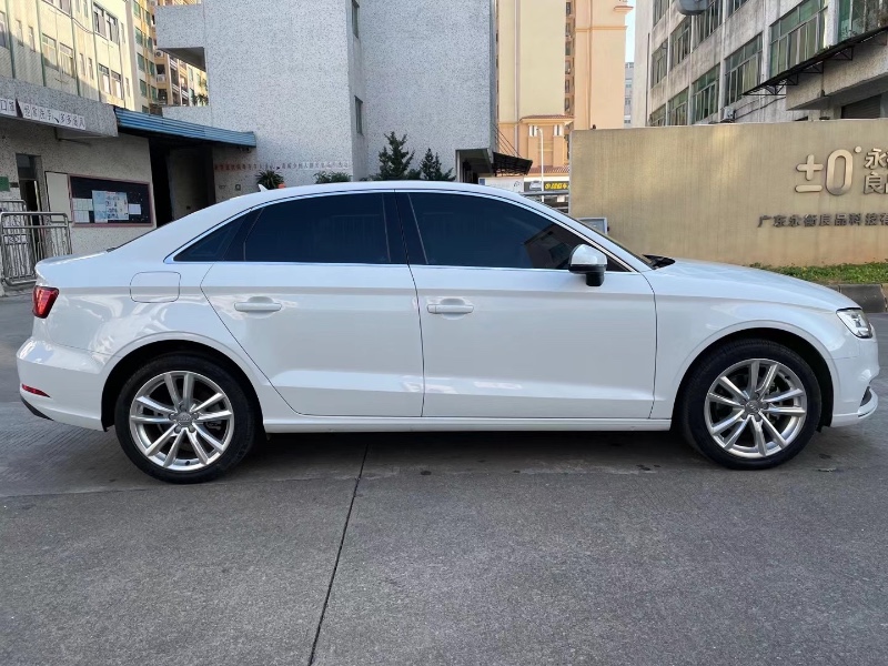 中山17年奥迪A33