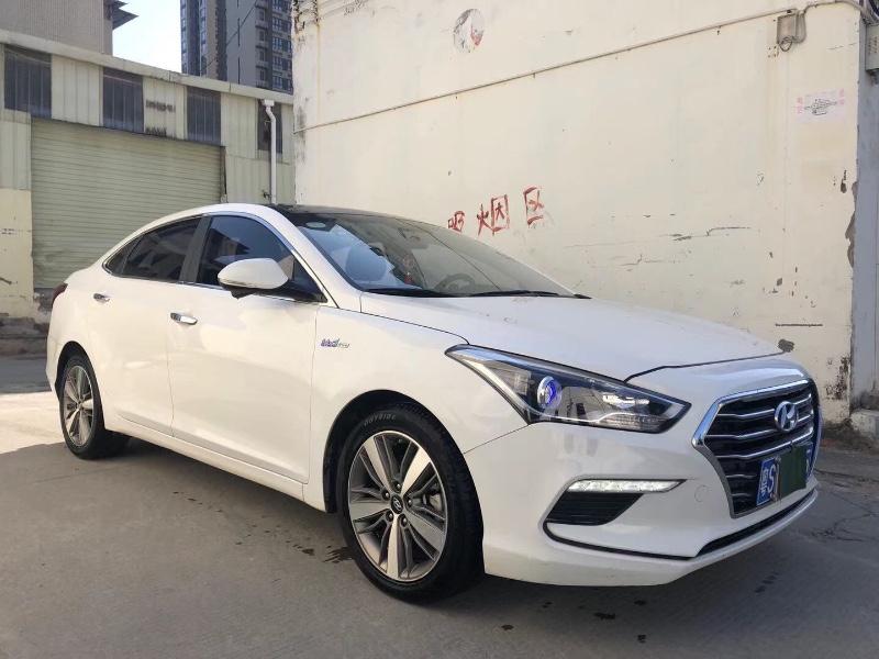 深圳17年现代名图9