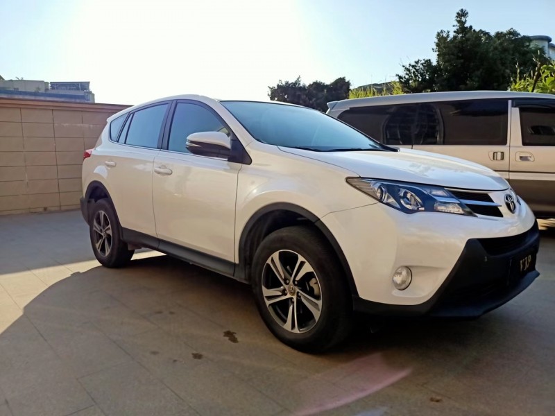 广州16年丰田RAV42