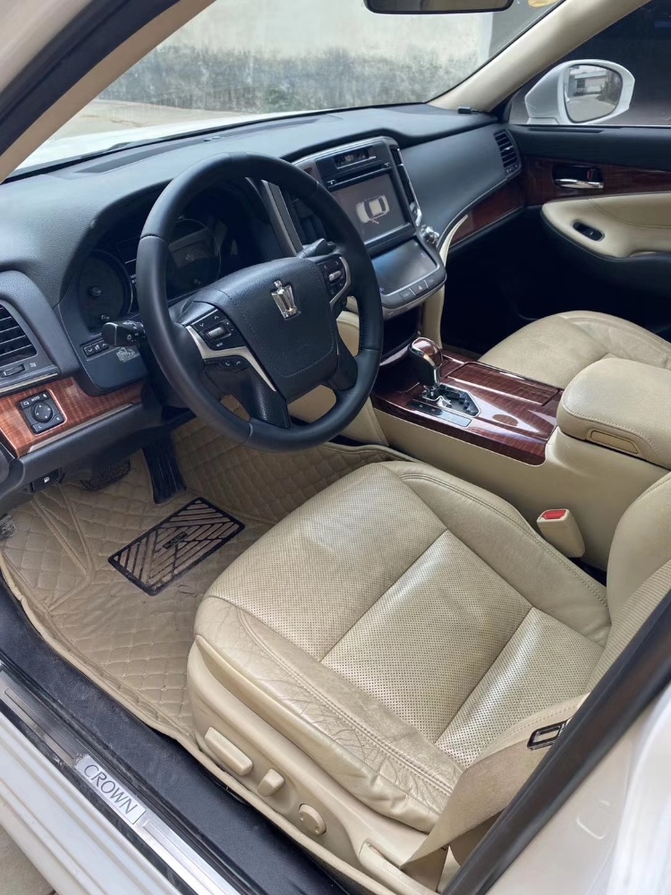 江门15年丰田皇冠3