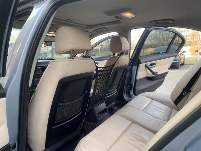 济南11年宝马3系7