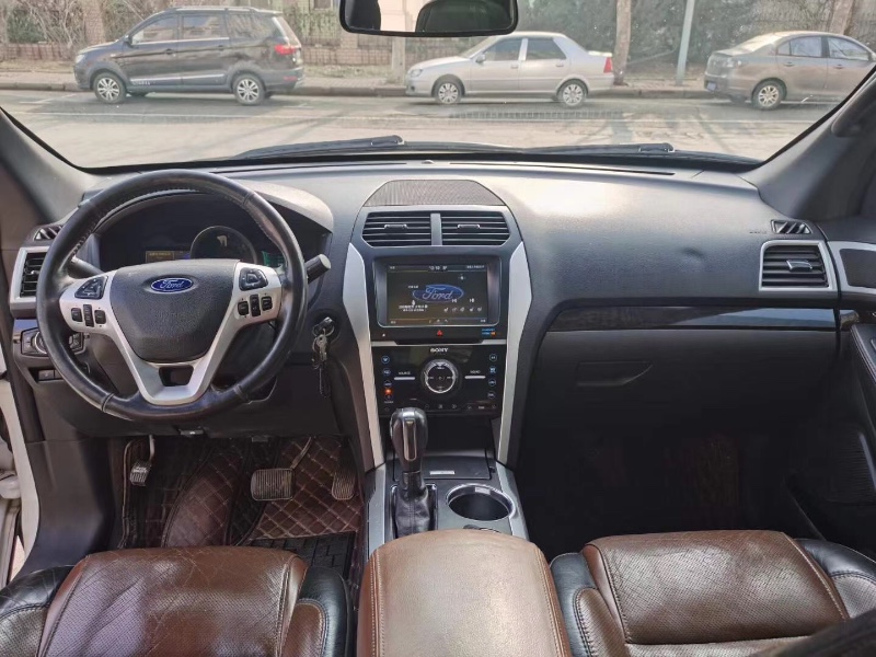 济南13年福特探险者2