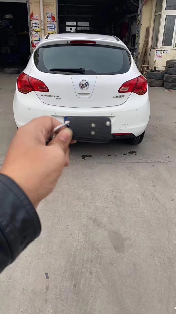 郑州16年别克英朗1