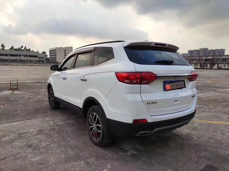 佛山17年力帆汽车迈威7