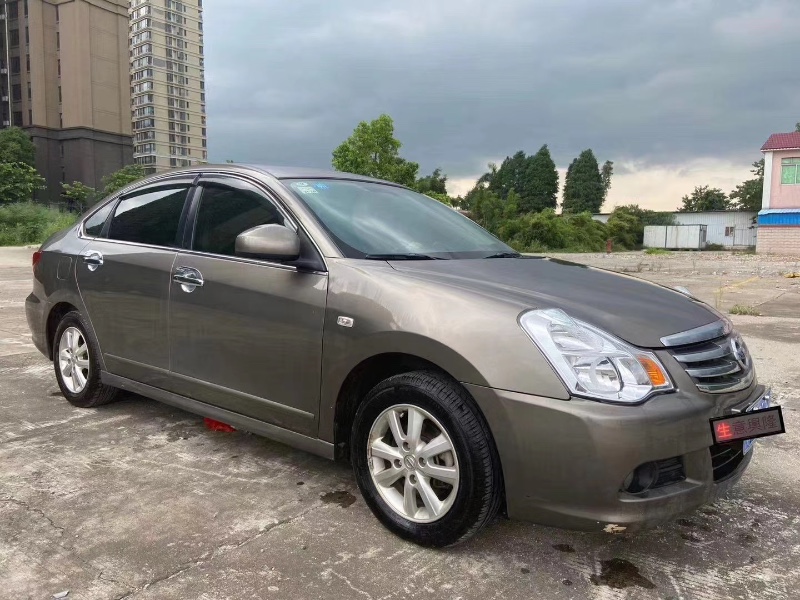 佛山18年日产轩逸8