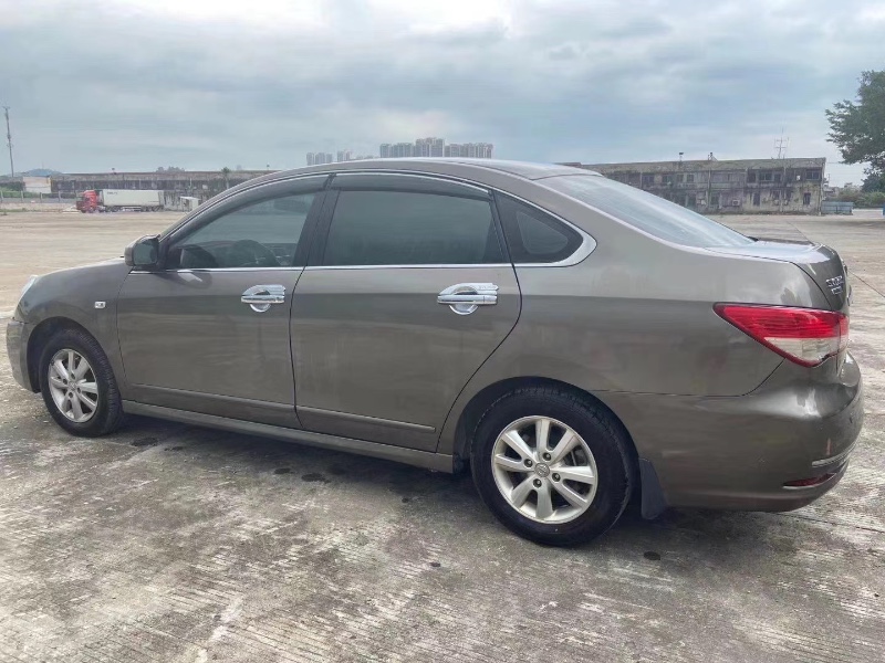 佛山18年日产轩逸4