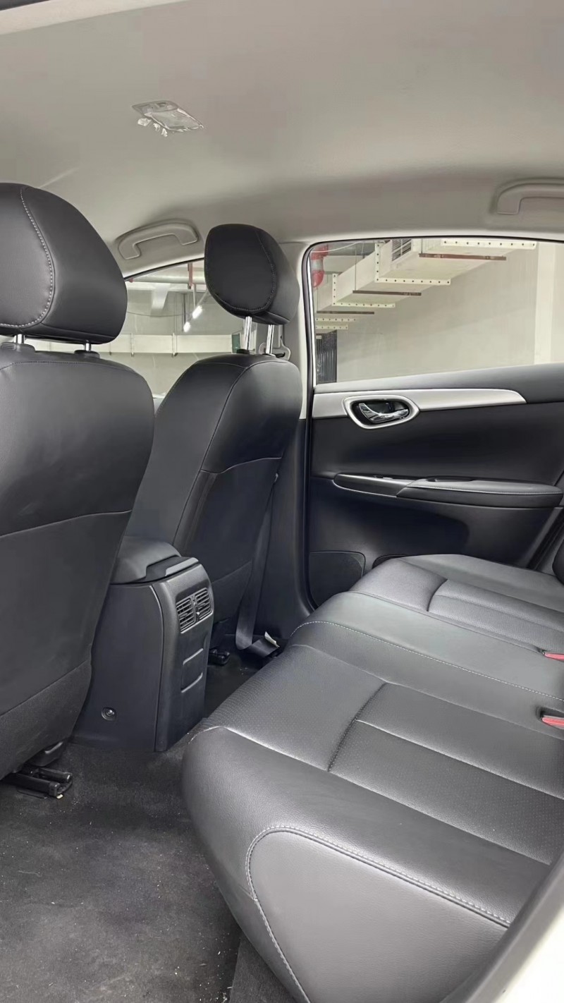 成都20年日产轩逸4