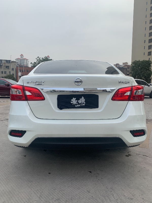 广州20年日产轩逸2