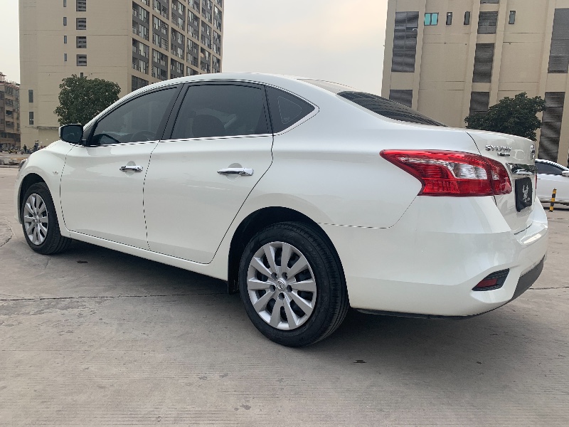 广州20年日产轩逸4