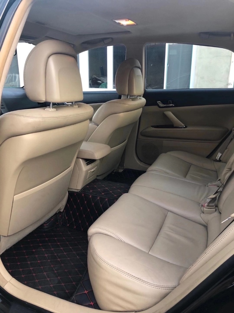 保定10年丰田锐志7