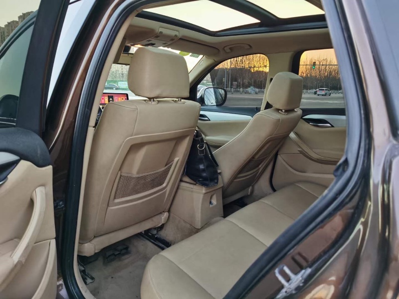 济南12年宝马X13