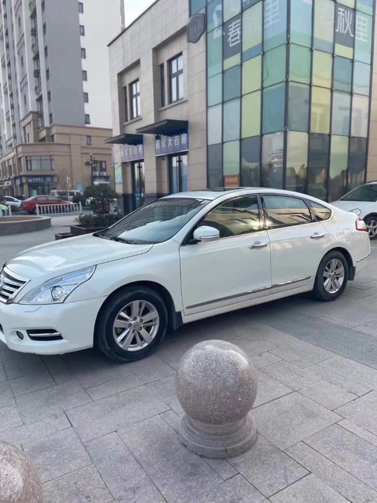 青岛13年日产天籁7