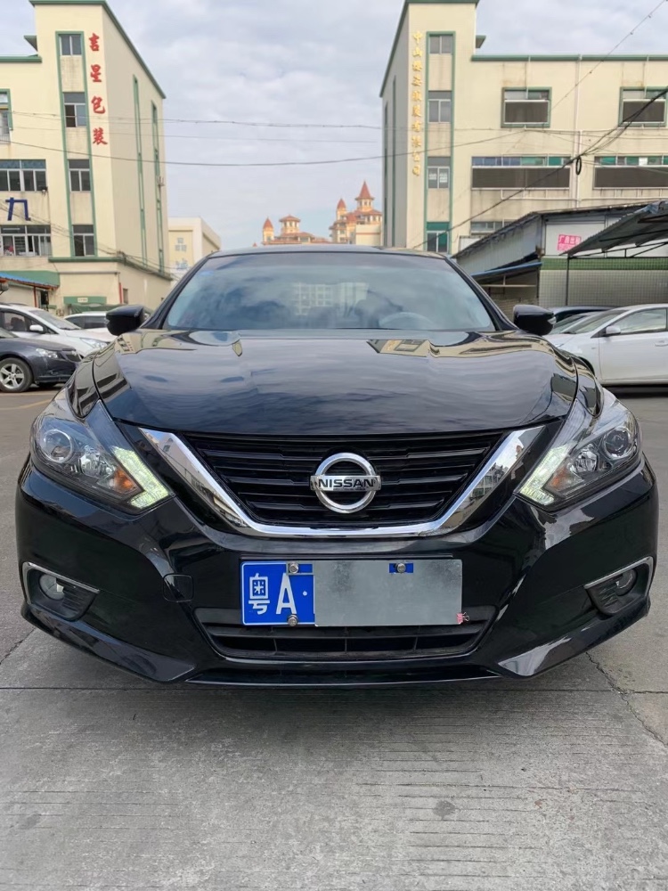 中山18年日产天籁7