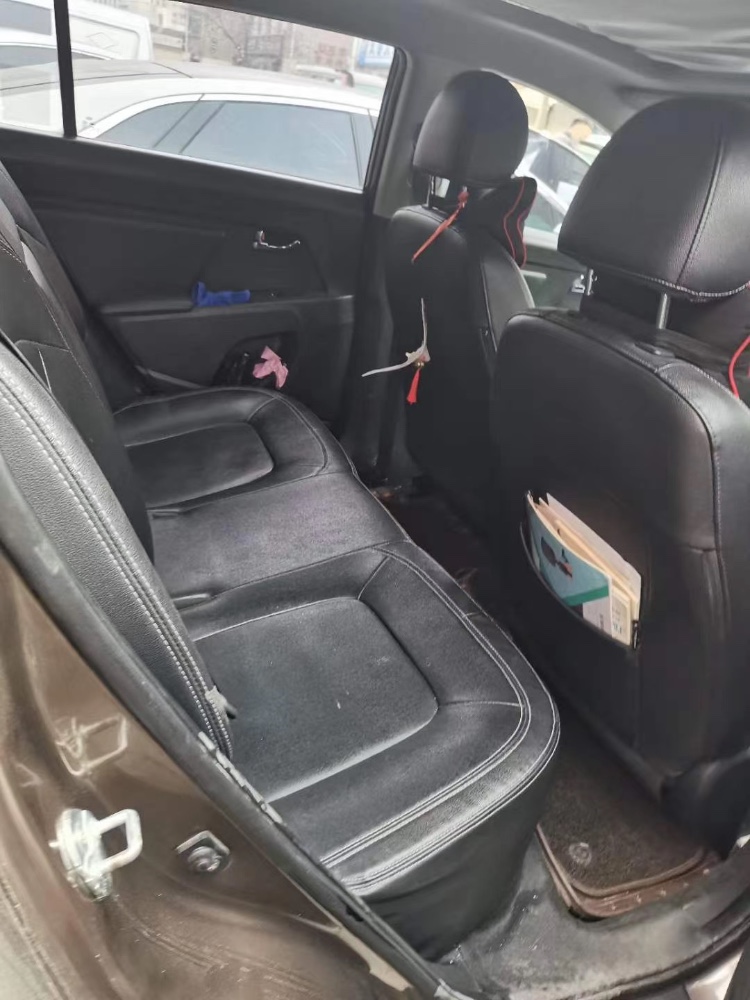 武汉13年起亚智跑2