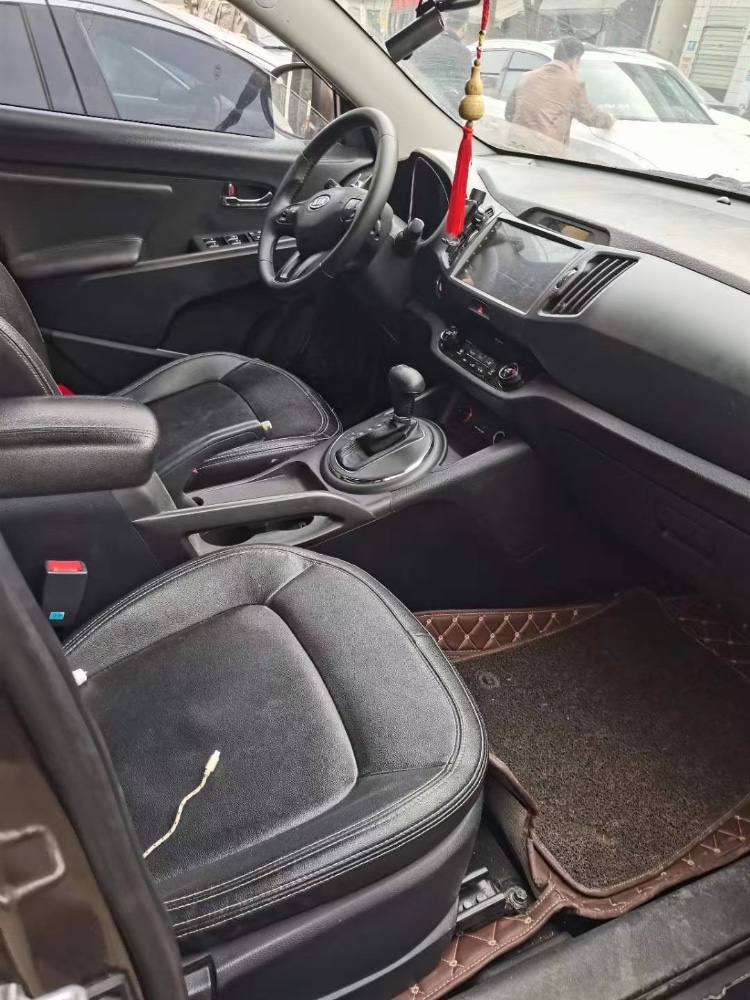 武汉13年起亚智跑3