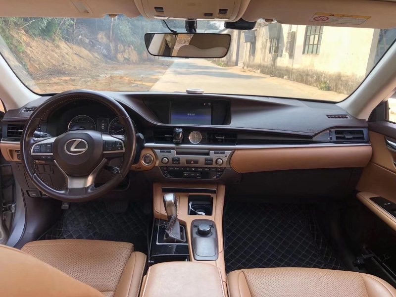 江门16年雷克萨斯ES6