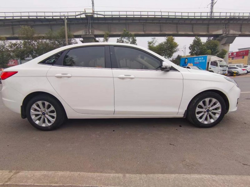 北京16年福特福睿斯6