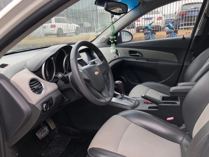 北京13年雪佛兰科鲁兹5