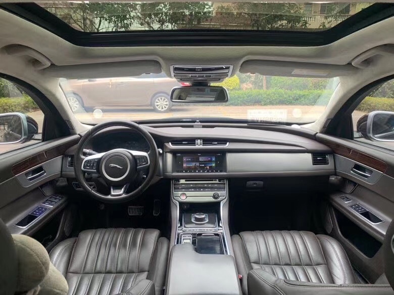 中山17年捷豹XF9