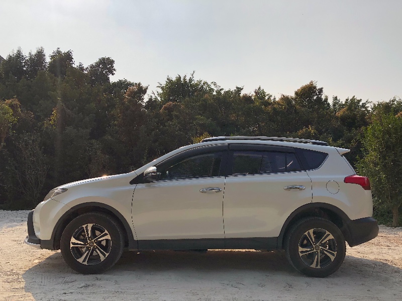 广州15年丰田RAV4荣放1