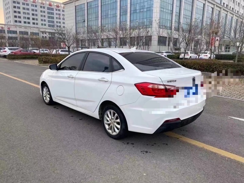 潍坊15年长安汽车悦翔V77