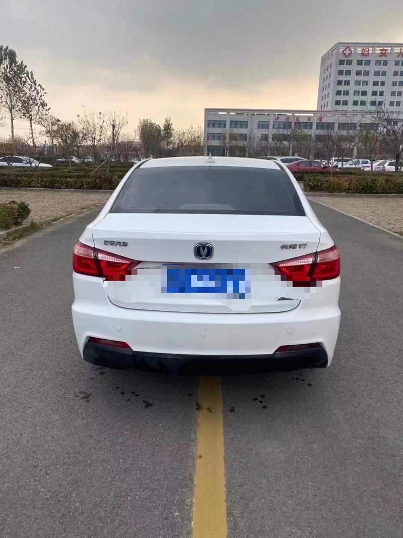 潍坊15年长安汽车悦翔V79