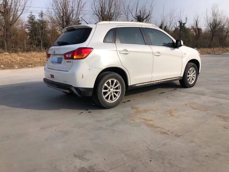 潍坊15年三菱劲炫4