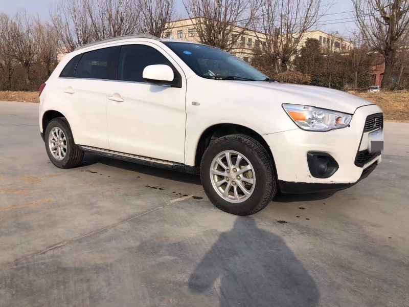 潍坊15年三菱劲炫9