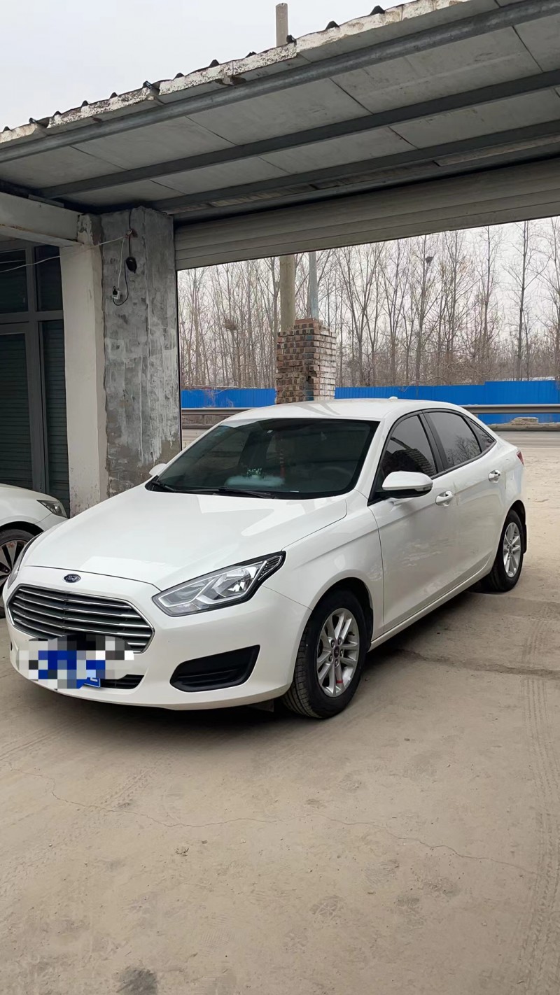 北京19年福特福睿斯3