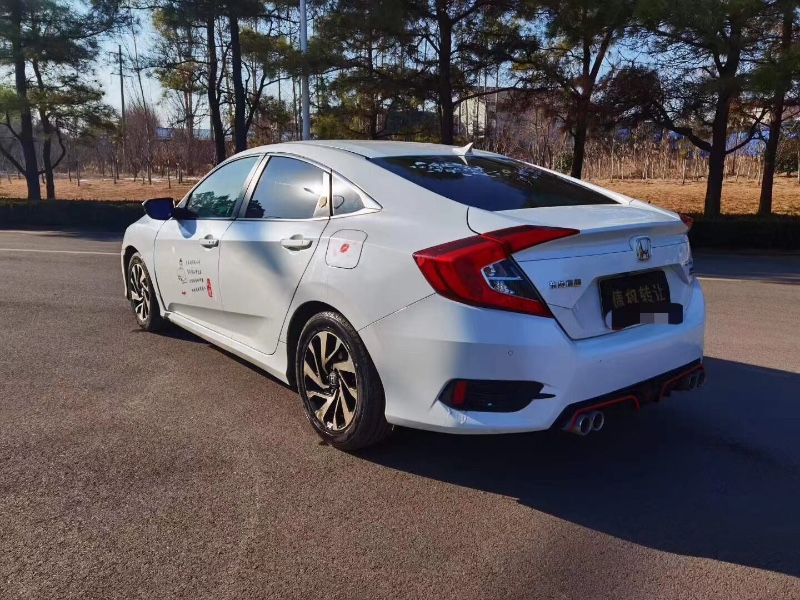 青岛17年本田思域4