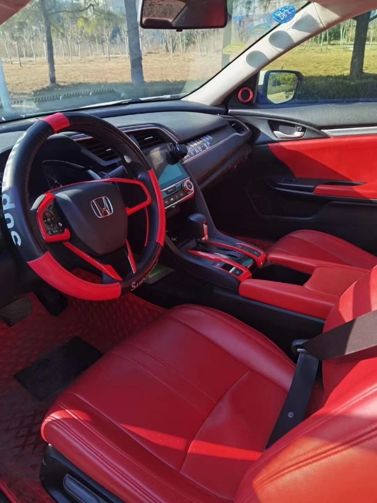 青岛17年本田思域3