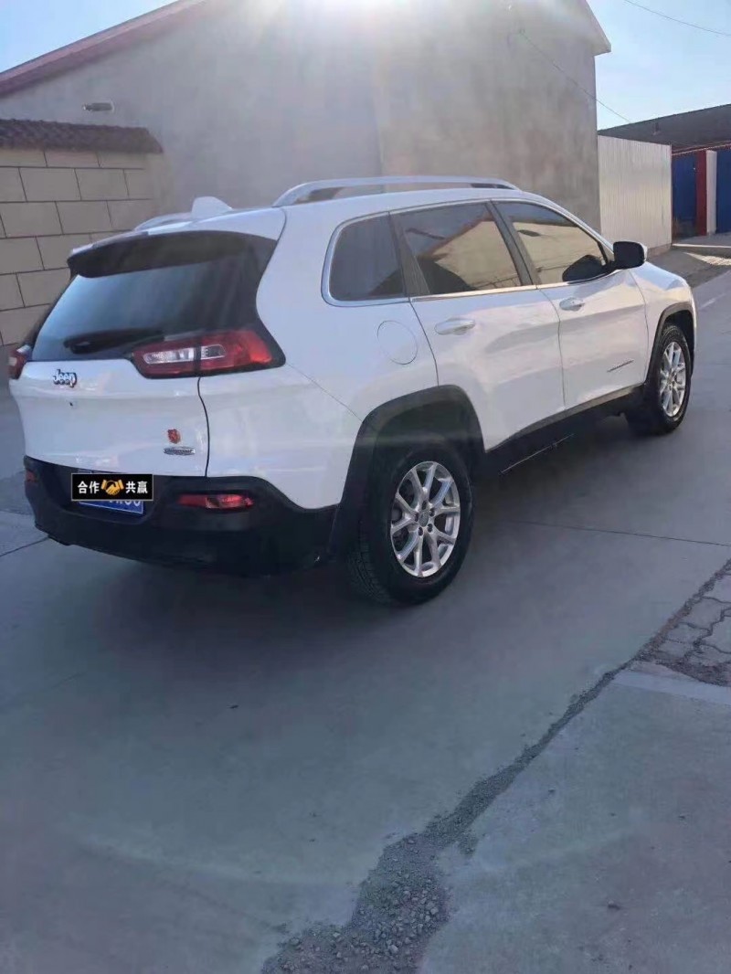 德州17年Jeep自由光8