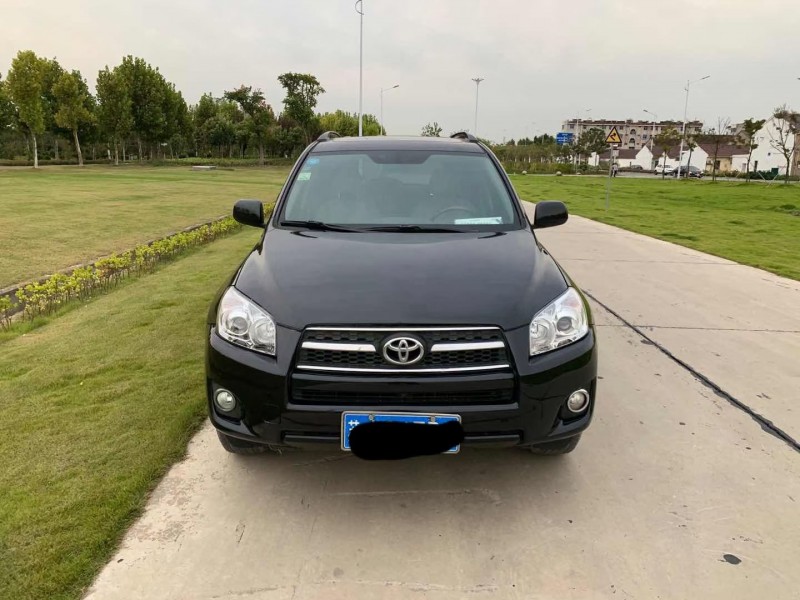 盐城11年丰田RAV49