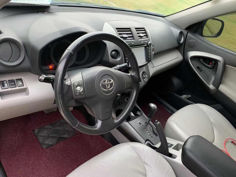 盐城11年丰田RAV42