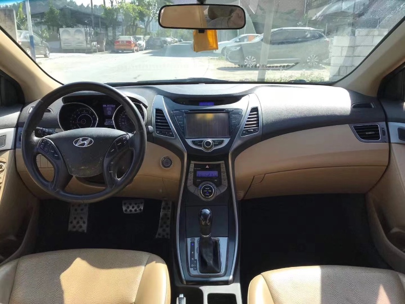 广州12年现代朗动5