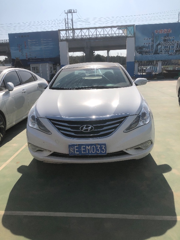 武汉13年现代索纳塔八1