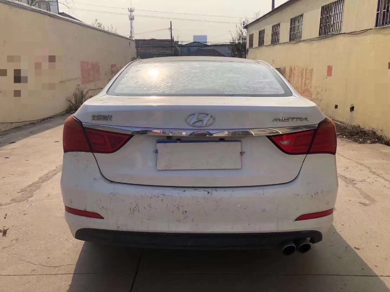 济南15年现代名图9